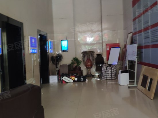 湖广通创业大厦 