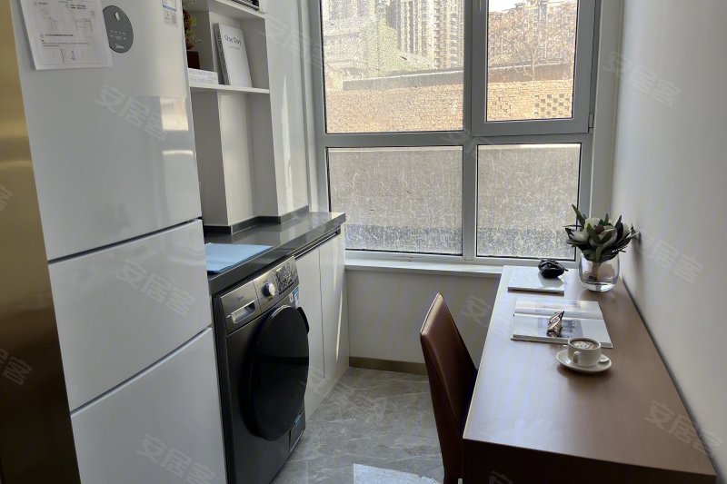 高新智尚2室2厅1卫89㎡东北141万