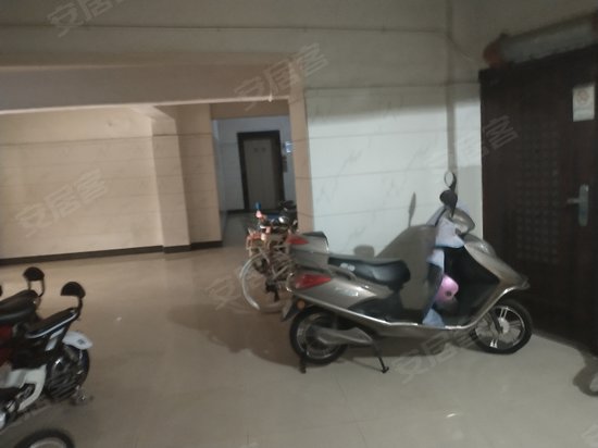 岳堤南苑商住综合楼 