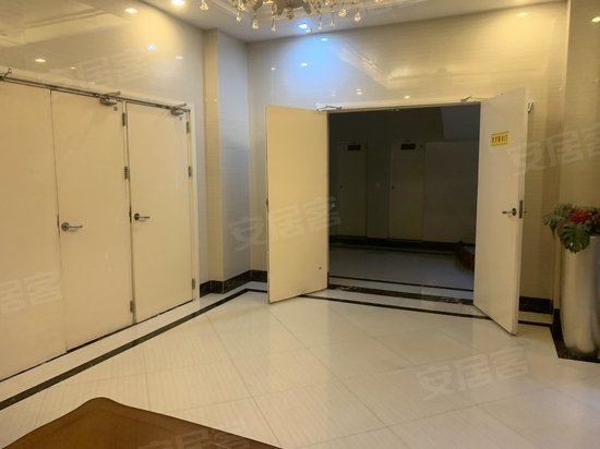 世茂湖滨首府B区(商住楼) 