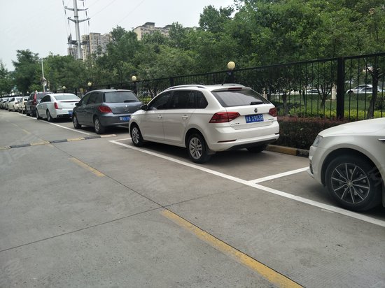 现代企业中心东区 