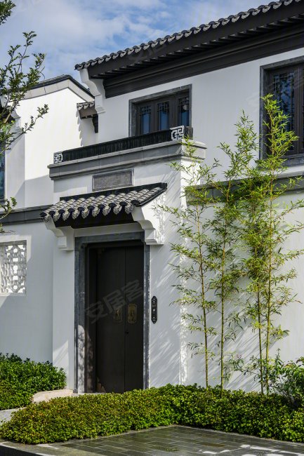 荣成天鹅湖旁 精装合院别墅 现房带院子 独门独院带车位,威海春风海岸