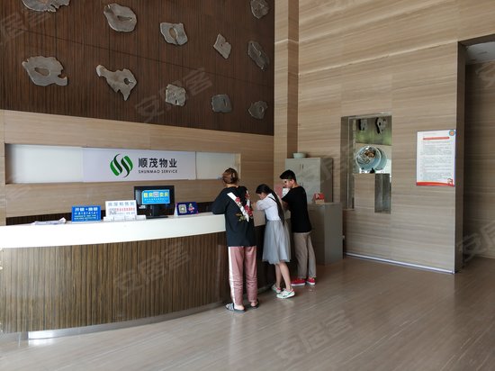 哥伦布广场公寓 