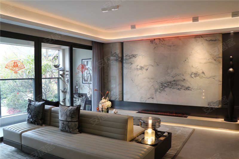 建发九龙观唐3室2厅2卫109㎡南144万