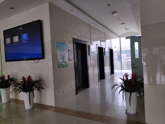 滨江商务生活广场 