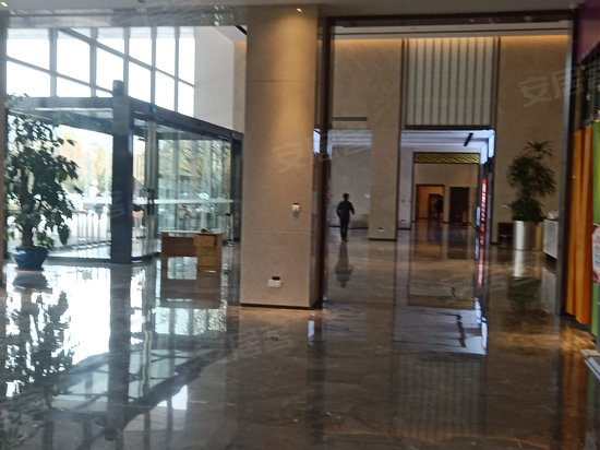 海尔绿城中央广场 