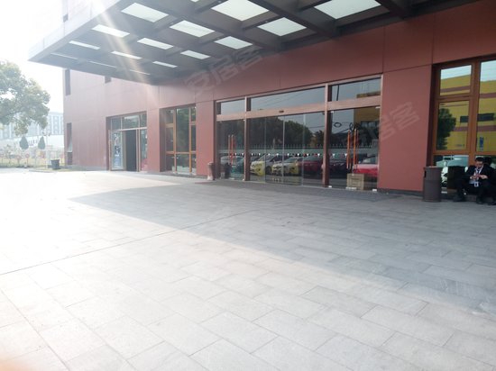 磊鑫大厦九亭中心