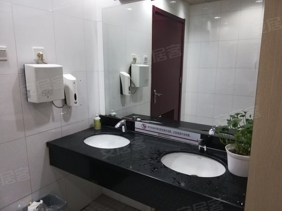 天客隆商务大厦 