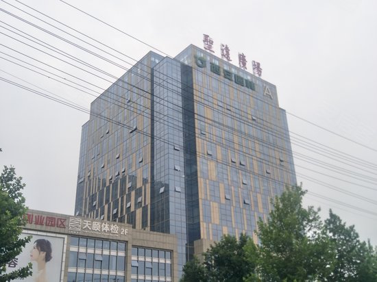 大明宫圣远广场 