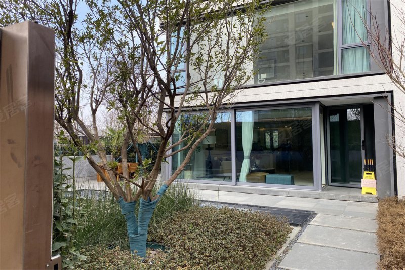 花山艺术馆的叠拼别墅,联投武汉城建花山印象一期二手房,319万,4室2厅