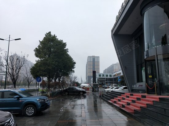 四季如春国际水会酒店 