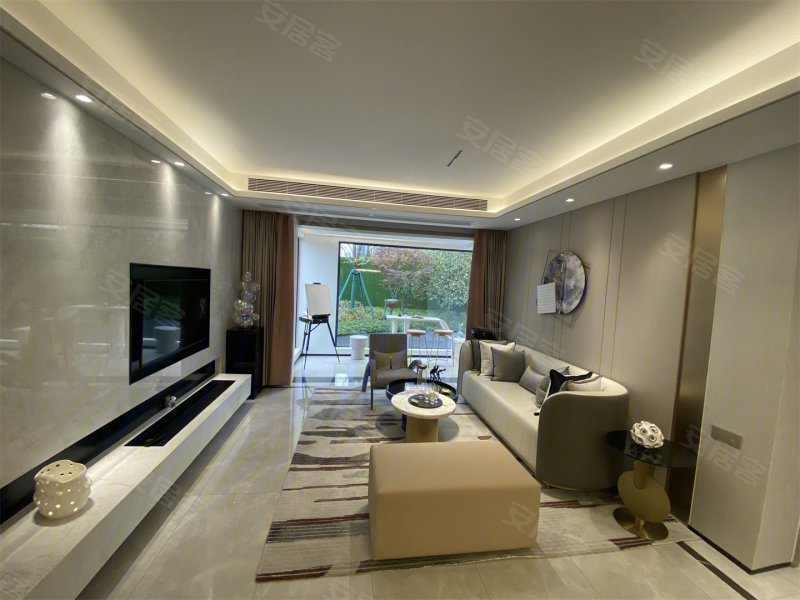 城发恒伟·东风映18973室2厅2卫184㎡南282万