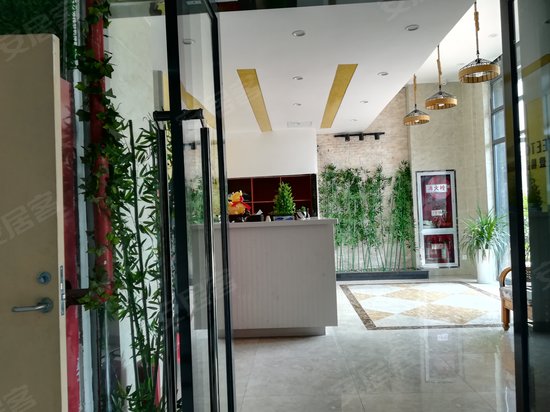 斯维登精品公寓 