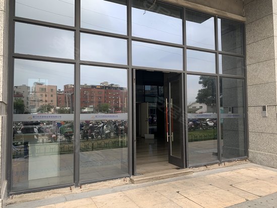 新景舜弘现代城 