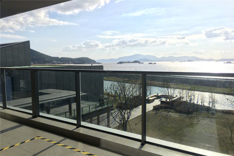 酒店式公寓 48平42万 一线海景房 对望普陀山,舟山保利自在海二手房