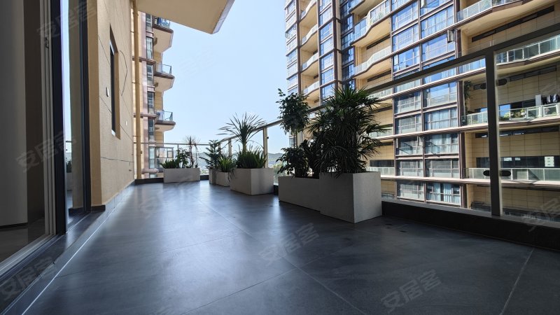 格林緑城4室2厅145㎡65万二手房图片