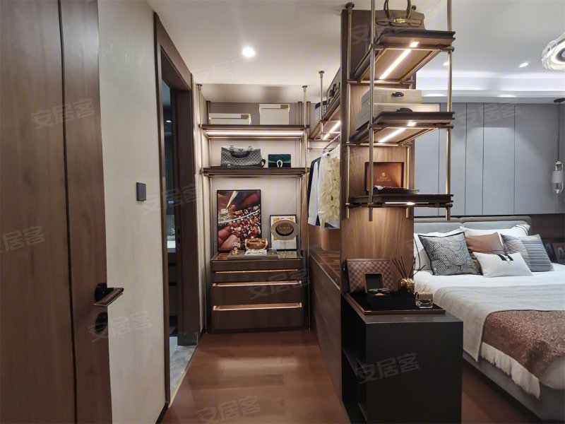 双平层跃层  244平 单价约12500平 精装现房