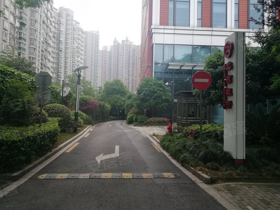 新华东国际大厦 