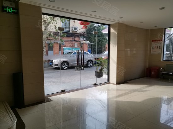 新徐汇集团商务中心 