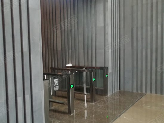 汇通新长江中心 