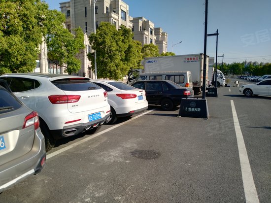 连飞虹湖天地(商住楼) 