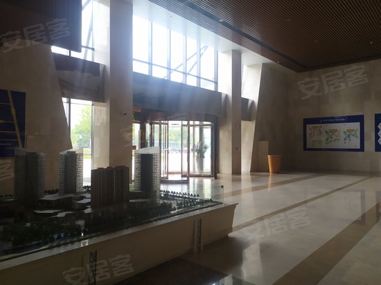 财智金鹰商业中心 