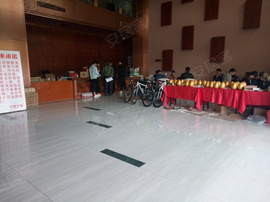 磊鑫大厦九亭中心 