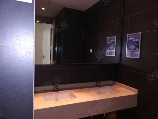 大兴绿地中央广场 