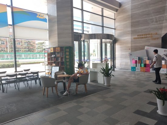 山东路万科中心 