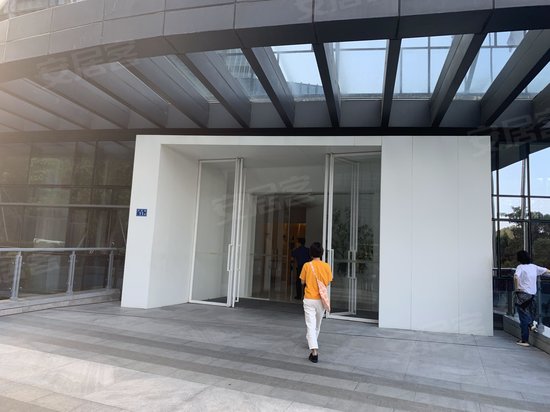 鸿星尔克集团大厦 