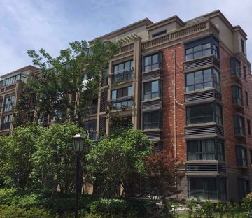 龙海骏景 南北通透 小区新 产权清晰 近医院 高楼层采光充足