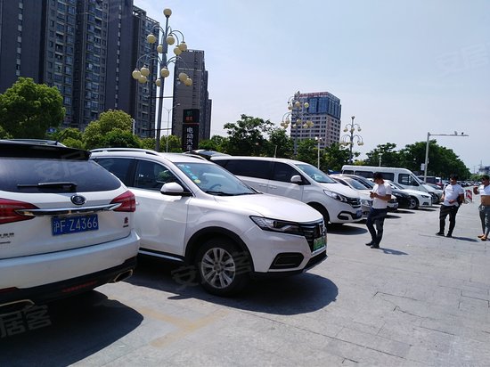 曹安新世界生活广场 