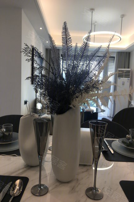 容桂笋盘 实地紫藤公馆(内部渠道价85万 送物管)包接送!