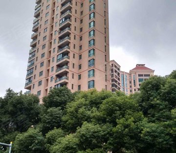 仁恒河滨花园