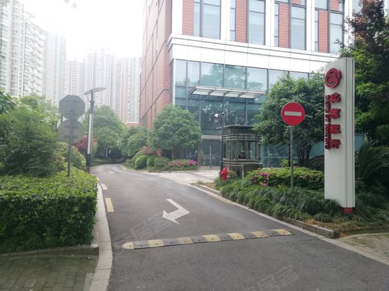 新华东国际大厦 