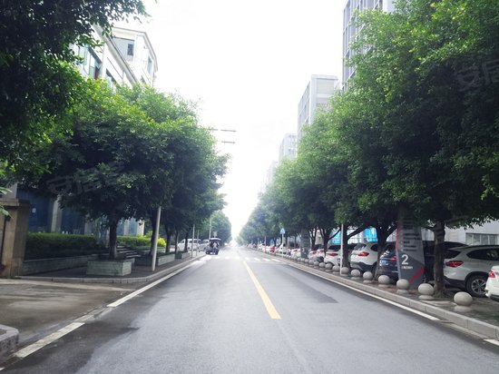 华雄两江时代产业园写字楼 