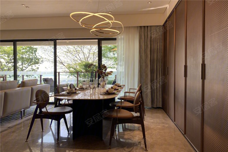 阳光城滇池半山7室4厅5卫141㎡东南282万