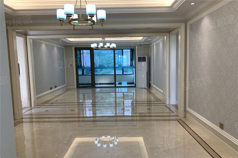 花园东路旁,r2地铁口紧邻印象城高新万达cbd,现房在售团购,济南天玺