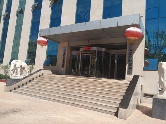 龙城青春创客村 