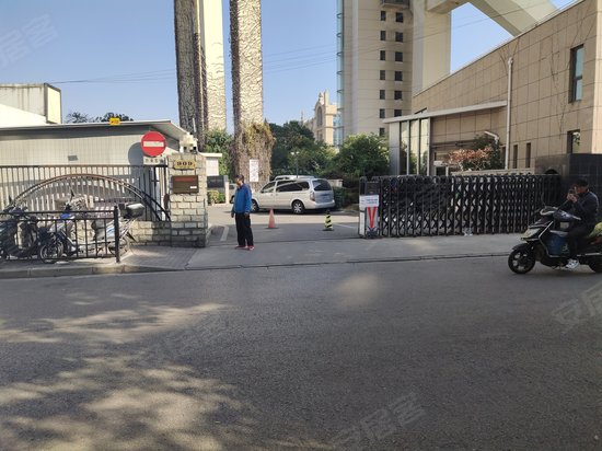 卢浦卓越E+创业中心