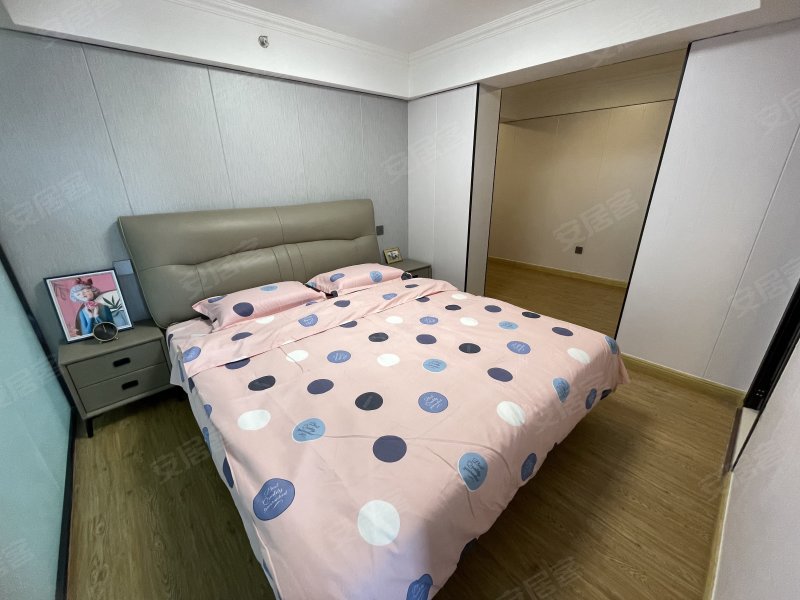 西置·瑀美福景4室2厅4卫84.99㎡南北42万