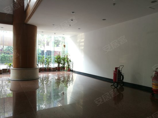 南海房地产发展大厦 