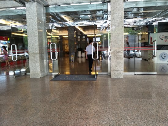 深圳国际贸易中心大厦 