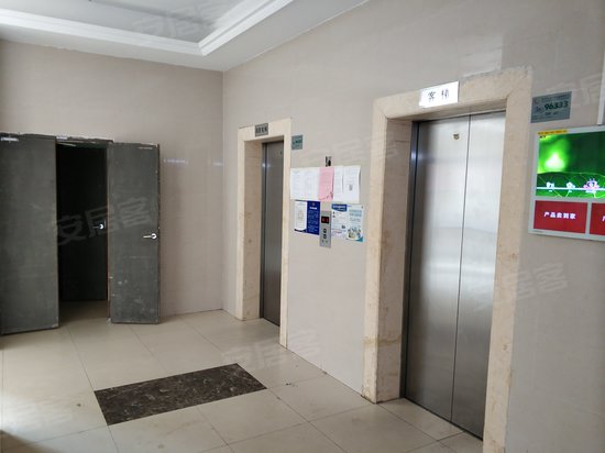 星湖都市生活广场 