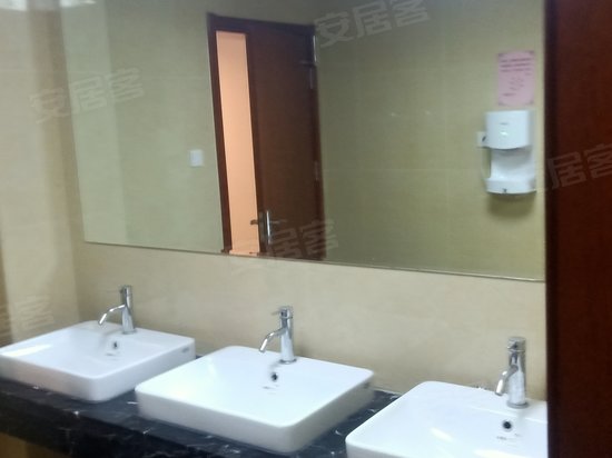 天一仁和财富中心 