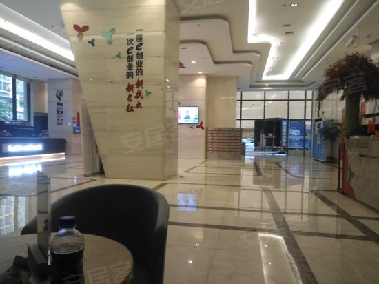 龙岗硅谷动力电子商务港 