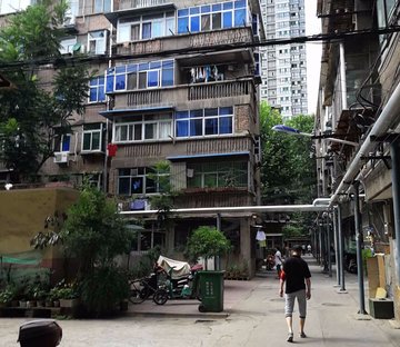 公共交通第三公司家属院106街坊