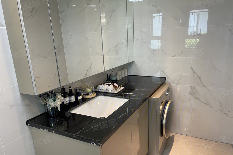 贵阳花语墅(新房)4室2厅3卫197㎡南200万