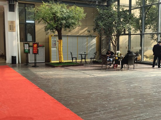 新太阳商贸大厦 