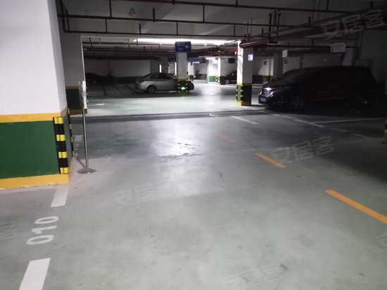 梁平总部贸易大厦 